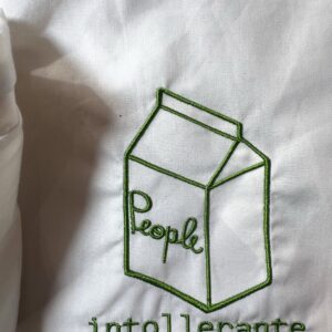 CAMICIA bianco sporco VINTAGE con ricamo INTOLLERANTE
