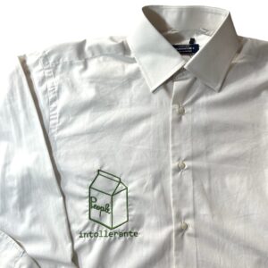 CAMICIA bianco sporco VINTAGE con ricamo INTOLLERANTE