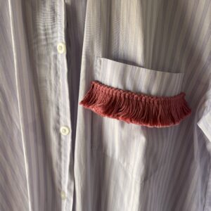 CAMICIA bianca con righe celesti e rosa VINTAGE con ricamo FACCIO FATICA rosa