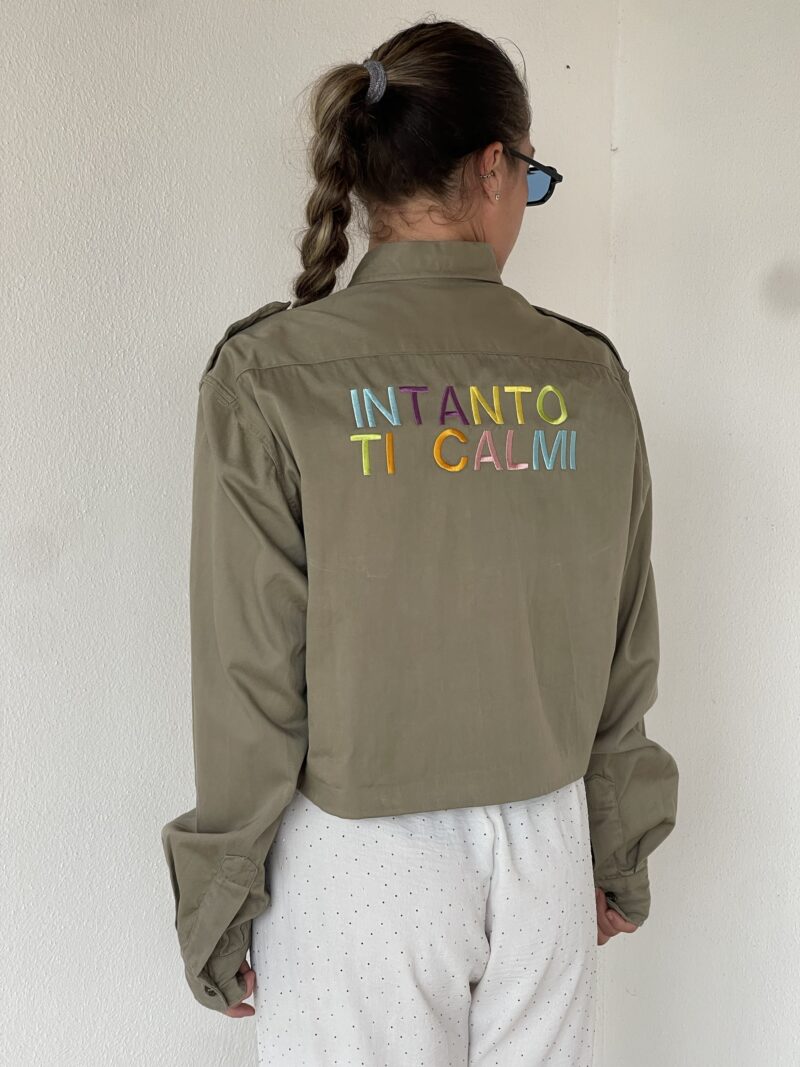 CAMICIA vintage ricamo INTANTO TI CALMI