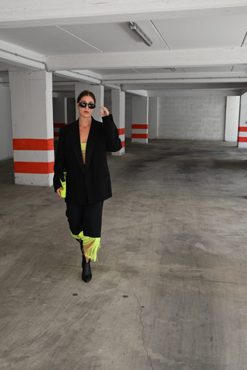 Completo vintage RIPRENDITI con frange giallo fluo