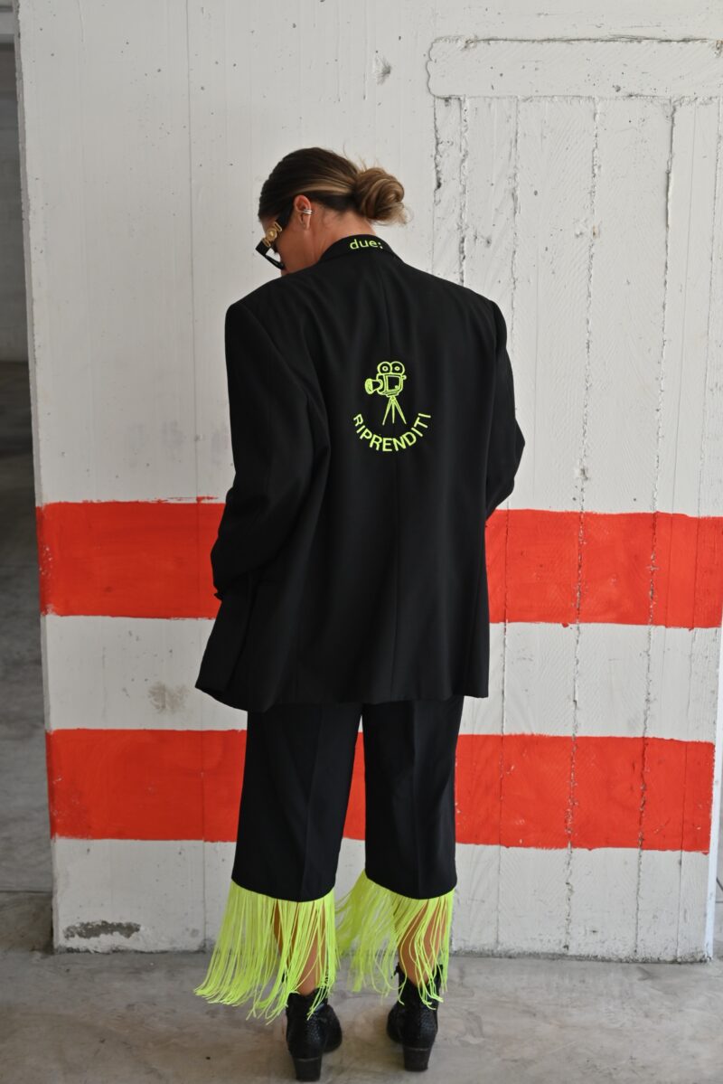 Completo vintage RIPRENDITI con frange giallo fluo