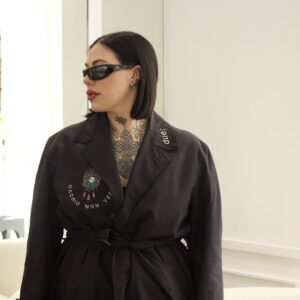Trench vintage blu con riflessi verdi con ricamo OCCHIO NON VEDE/CUORE NON DUOLE