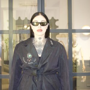 Trench vintage blu con riflessi verdi con ricamo OCCHIO NON VEDE/CUORE NON DUOLE