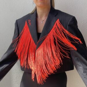 Blazer vintage grigio gessato crop con ricamo VADO A FARNE UN DRAMMA E TORNO e FRANGE arancioni fluo