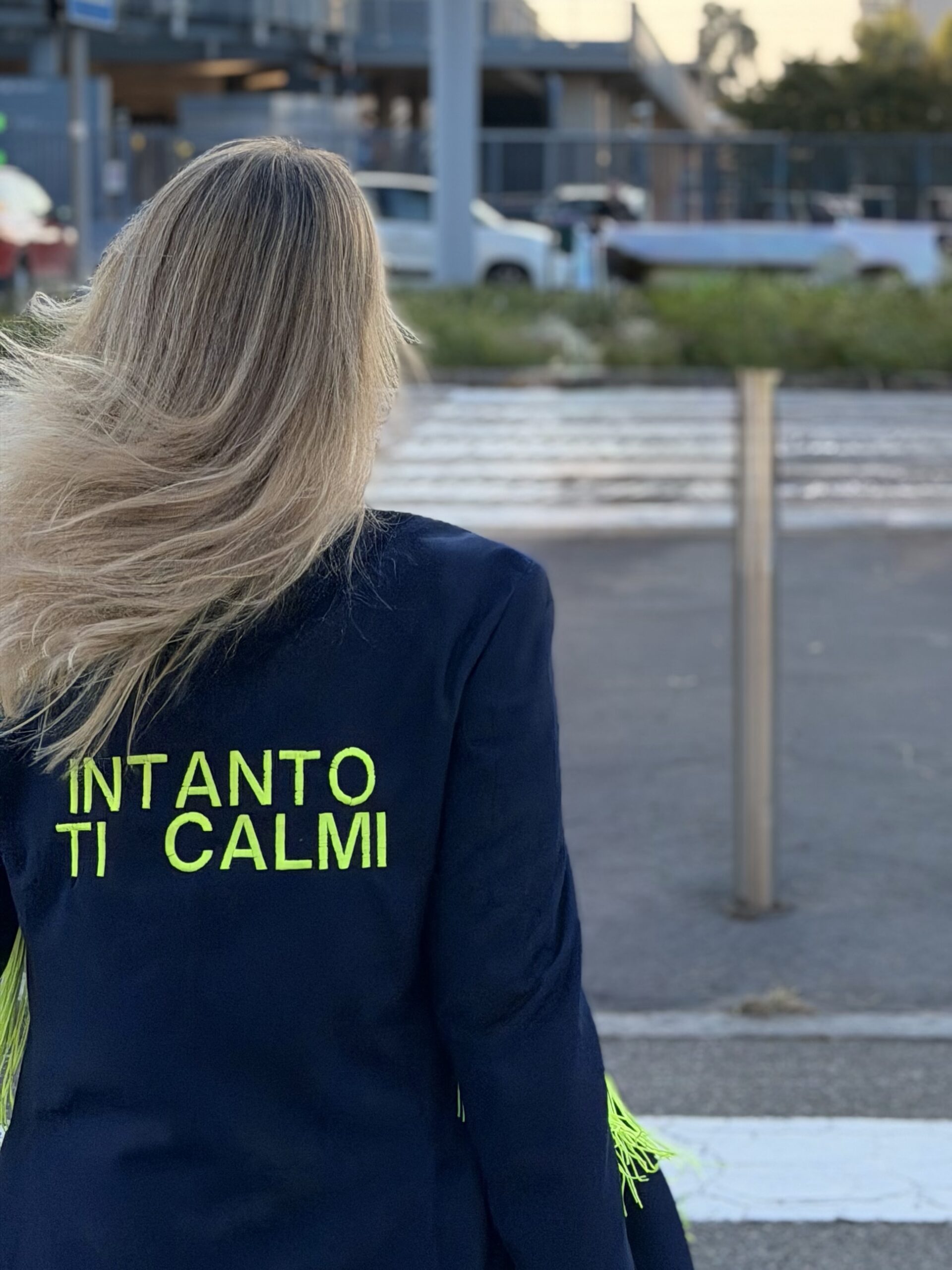 Blazer vintage con ricamo INTANTO TI CALMI